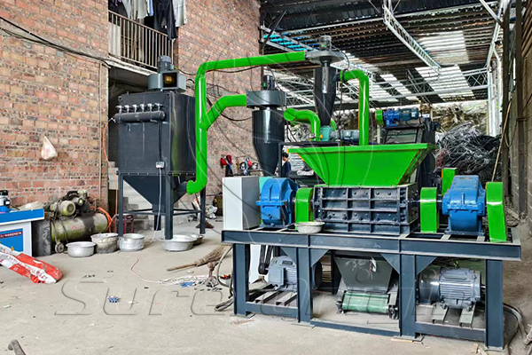 Máquina de Sure Origin Group exhibe su excelencia en el reciclaje de alambre de cobre a socios chinos